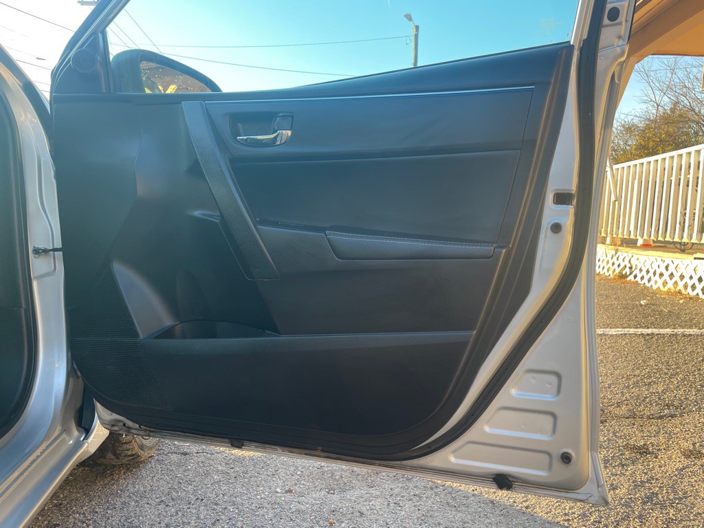 2016 Toyota Corolla Image 9