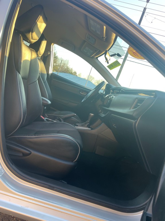 2016 Toyota Corolla Image 10