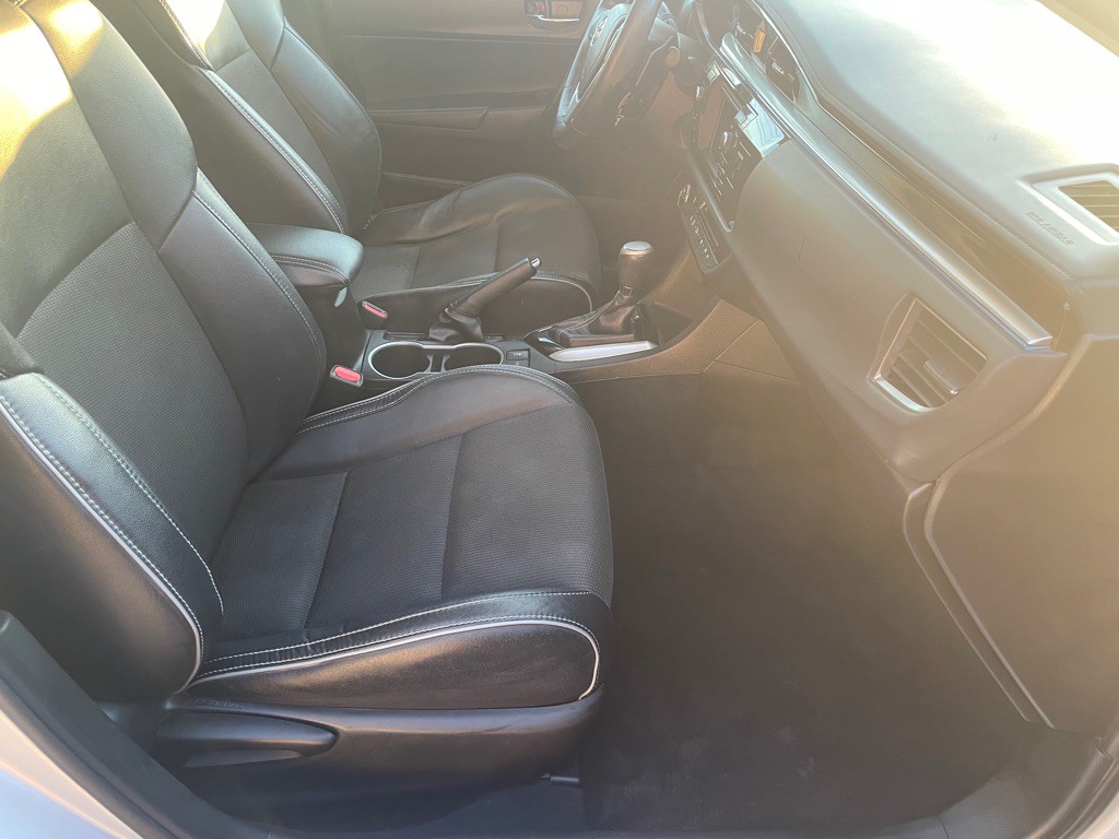 2016 Toyota Corolla Image 11