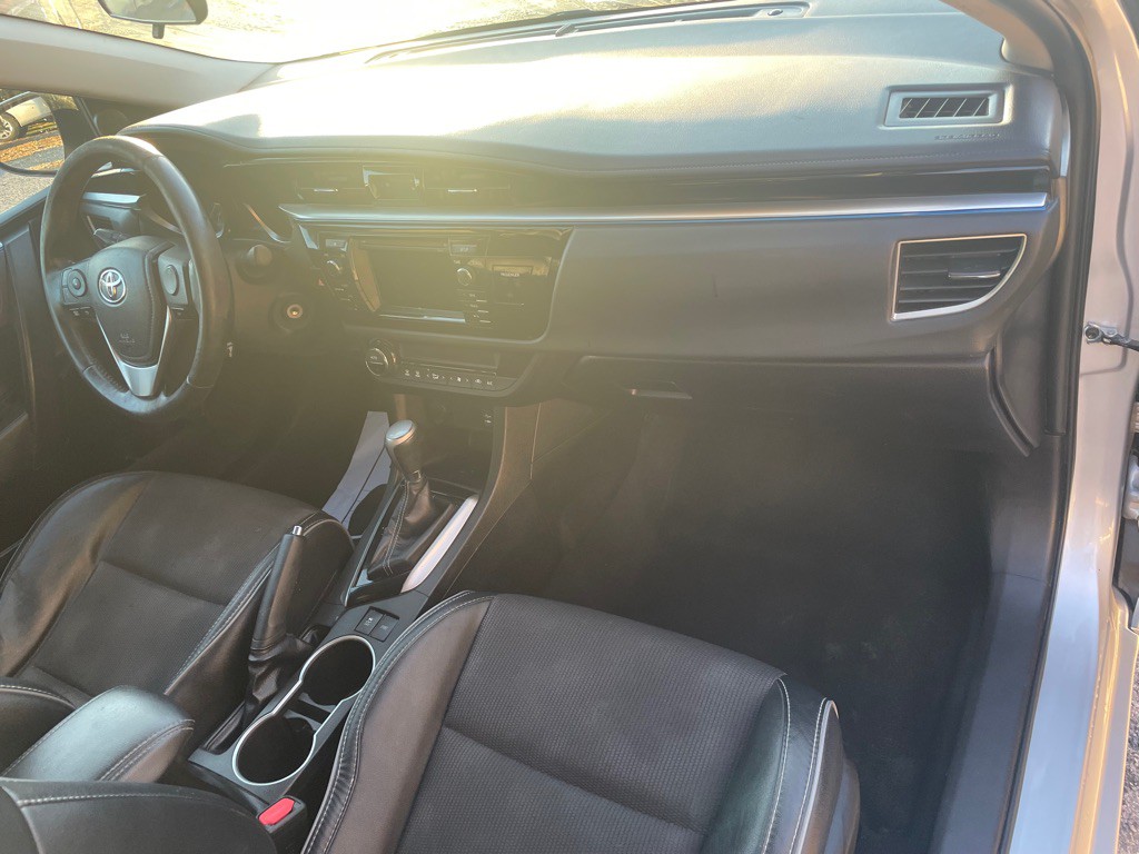 2016 Toyota Corolla Image 12