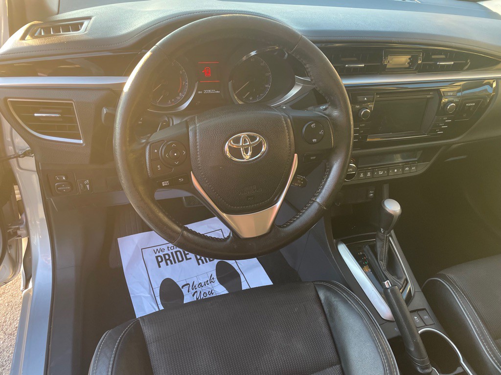 2016 Toyota Corolla Image 16