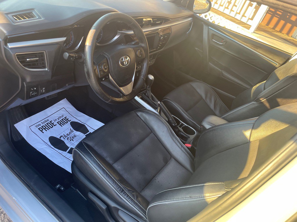 2016 Toyota Corolla Image 17