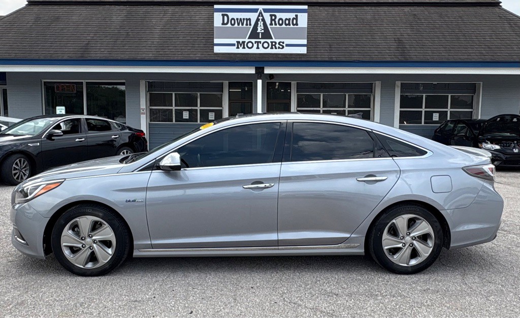 2016 Hyundai Sonata Image 2