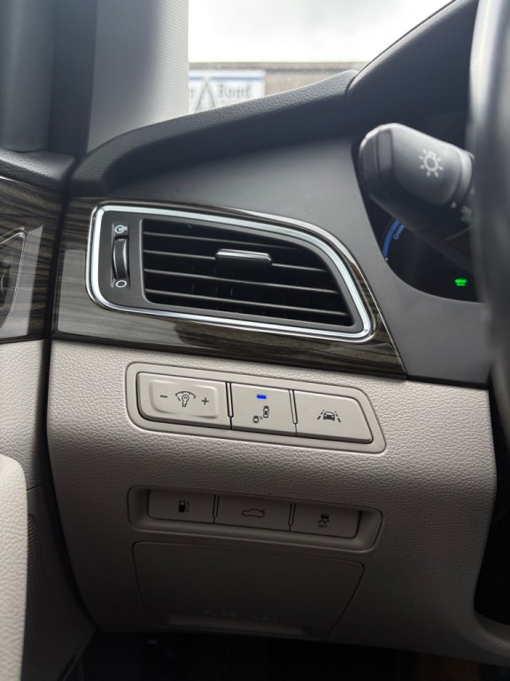 2016 Hyundai Sonata Image 23
