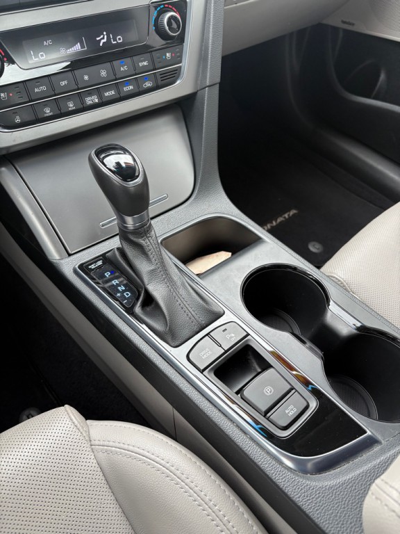 2016 Hyundai Sonata Image 28