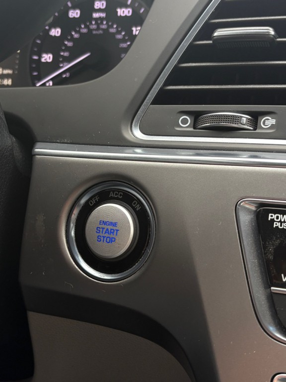 2016 Hyundai Sonata Image 30