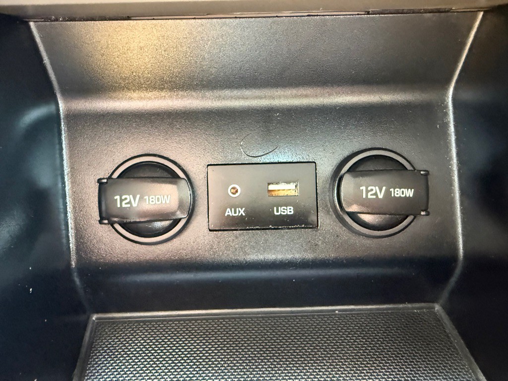 2020 Hyundai Elantra Image 23