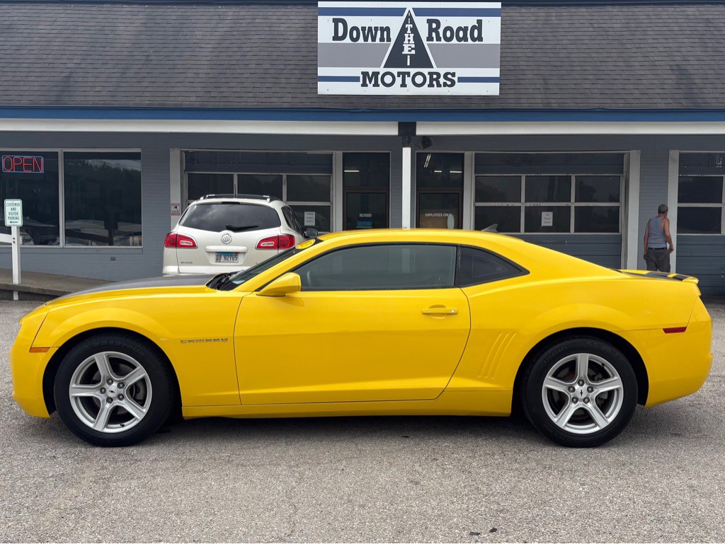 2013 Chevrolet Camaro Image 2