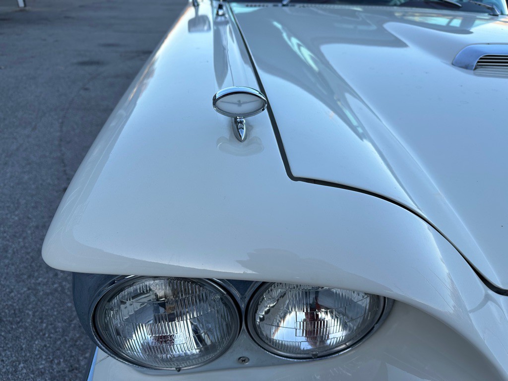 1960 Ford Thunderbird Image 12