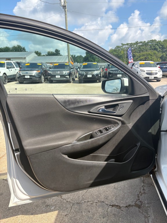 2016 Chevrolet Malibu Image 16
