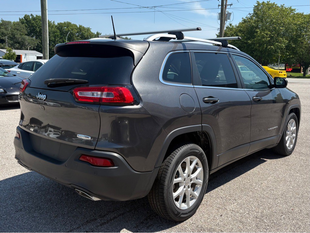 2016 Jeep Cherokee Image 8