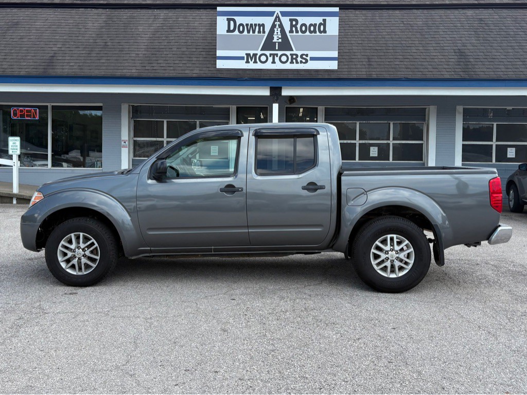 2016 Nissan Frontier Image 2