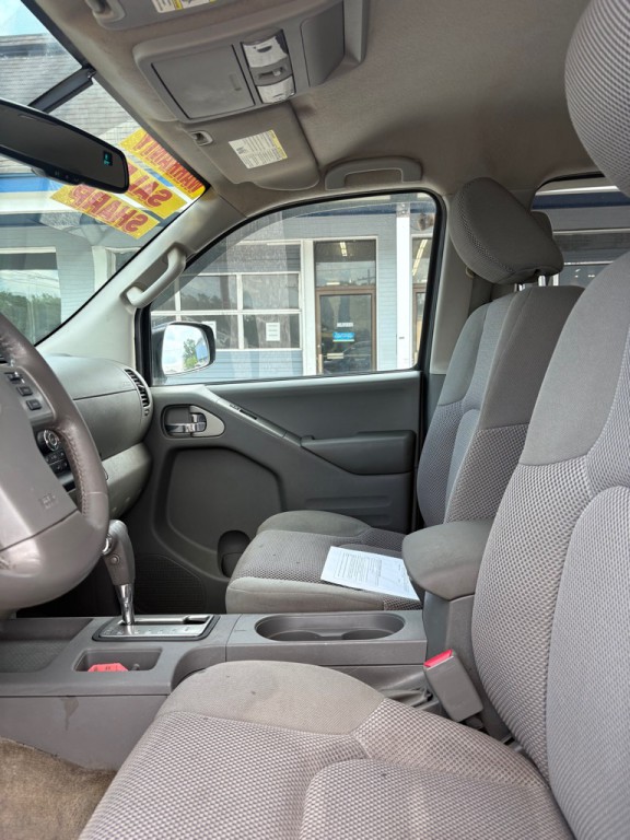 2016 Nissan Frontier Image 9
