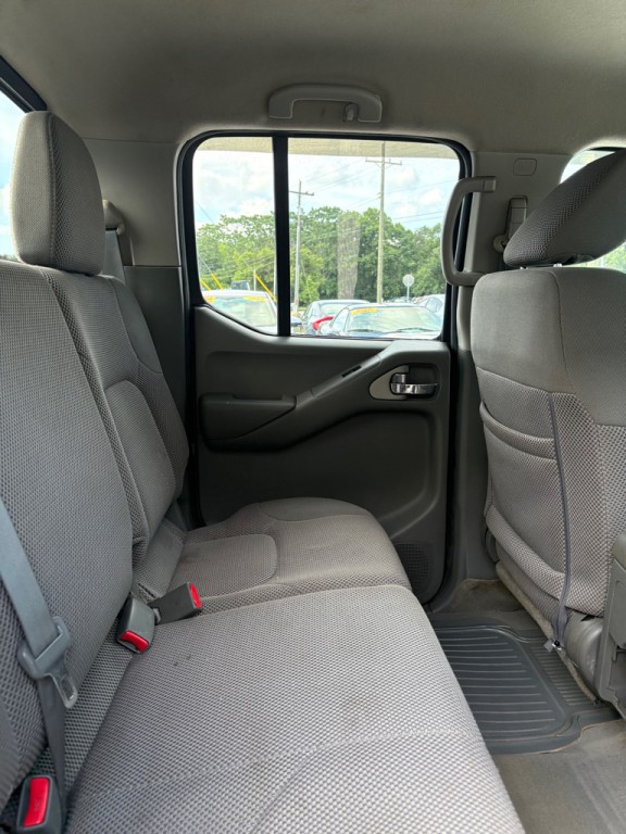 2016 Nissan Frontier Image 13