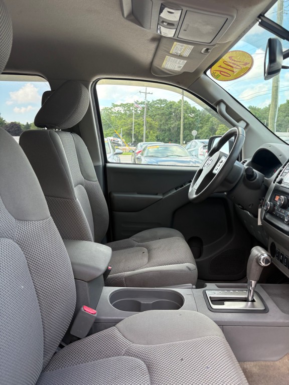 2016 Nissan Frontier Image 14