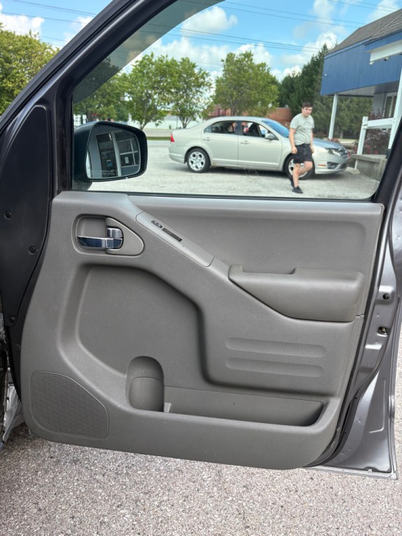 2016 Nissan Frontier Image 16