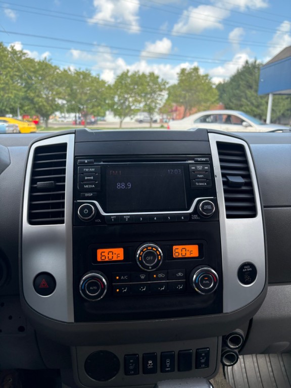 2016 Nissan Frontier Image 18