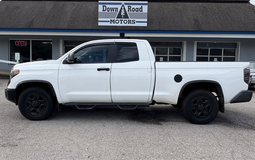 2016 Toyota Tundra Image 2