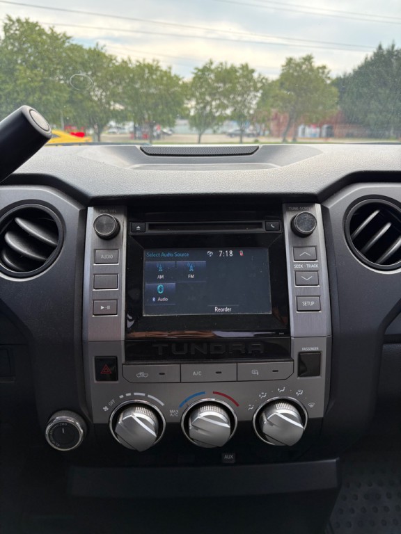 2016 Toyota Tundra Image 17