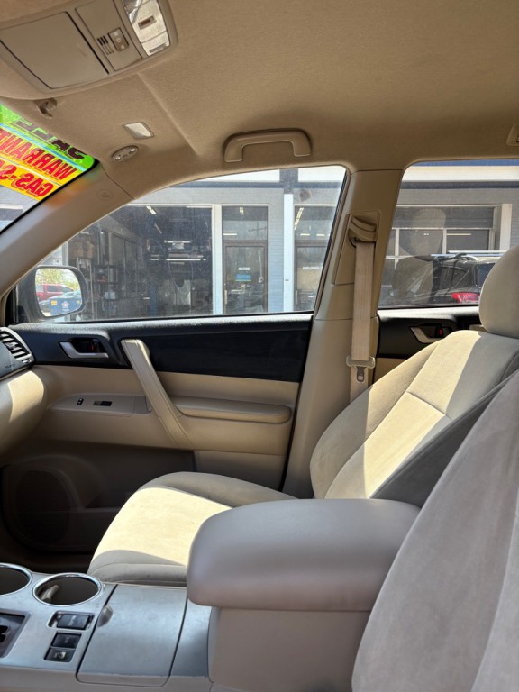 2012 Toyota Highlander Image 8