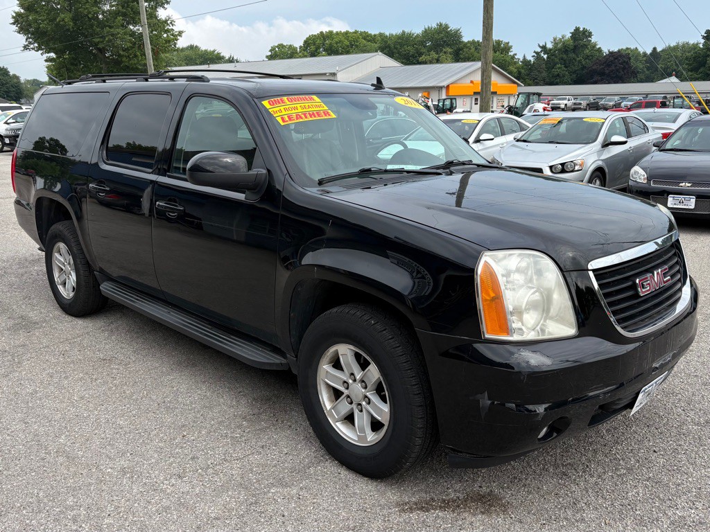 2011 GMC Yukon Image 1
