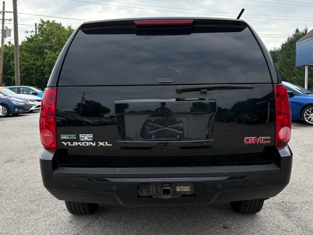 2011 GMC Yukon Image 8