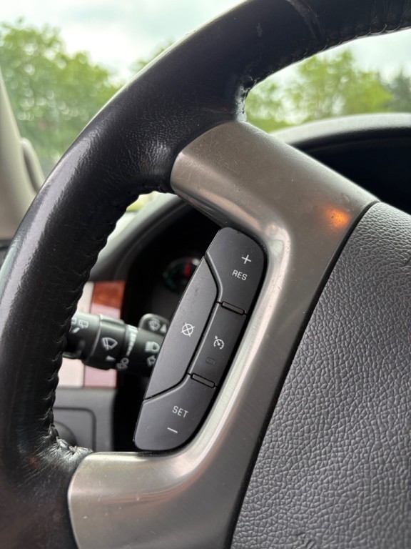 2011 GMC Yukon Image 17