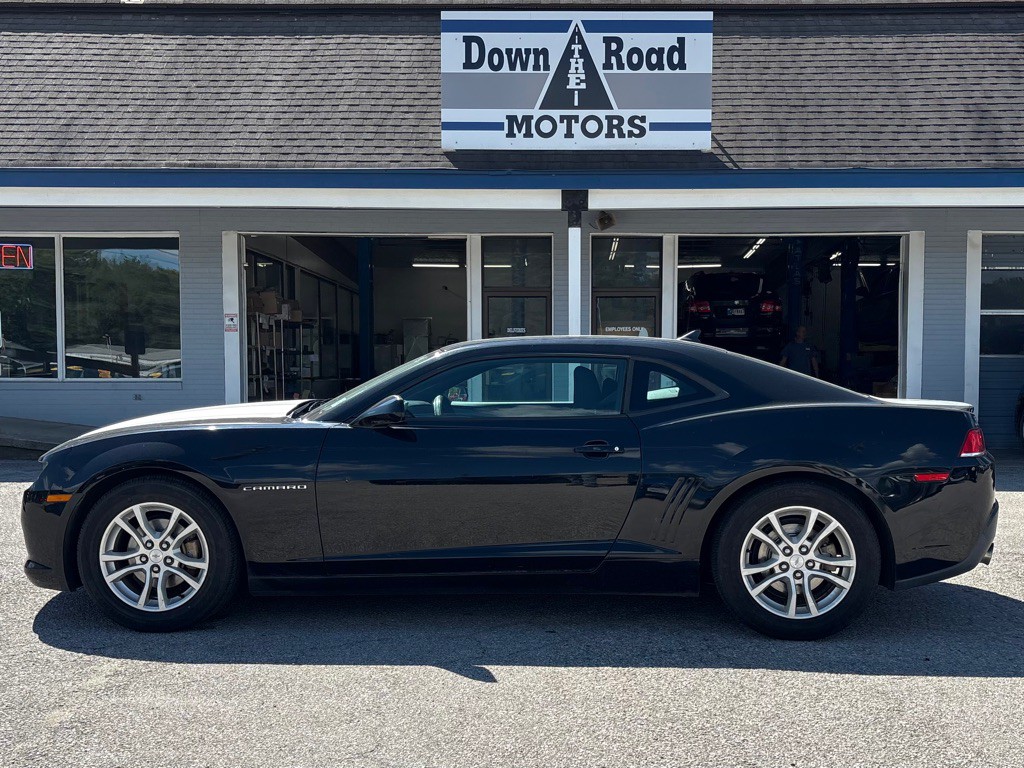 2015 Chevrolet Camaro Image 2