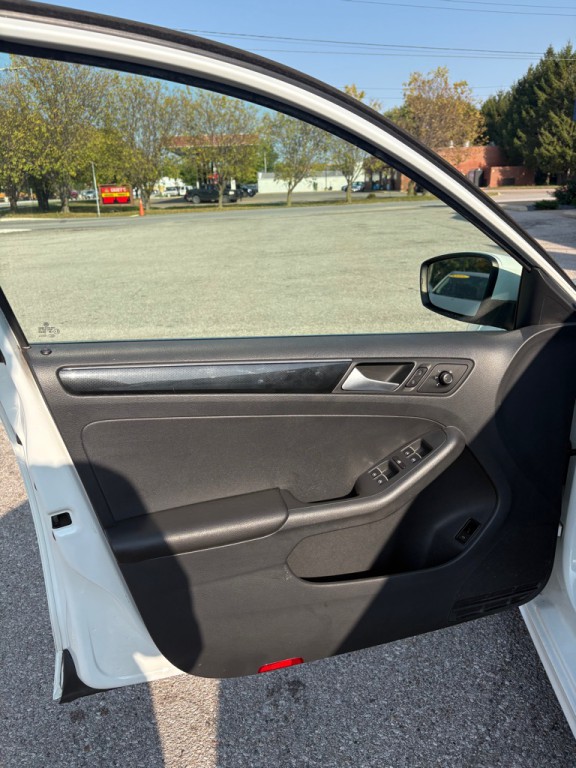 2016 Volkswagen Jetta Image 12