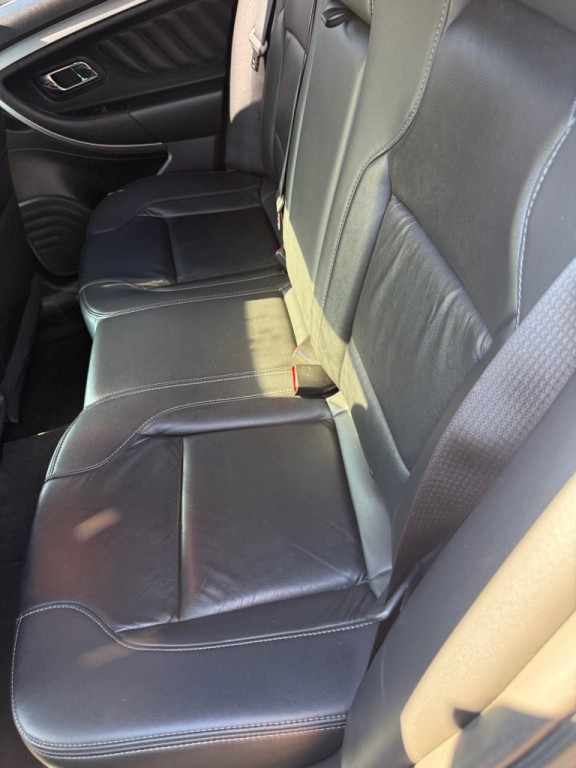 2018 Ford Taurus Image 12