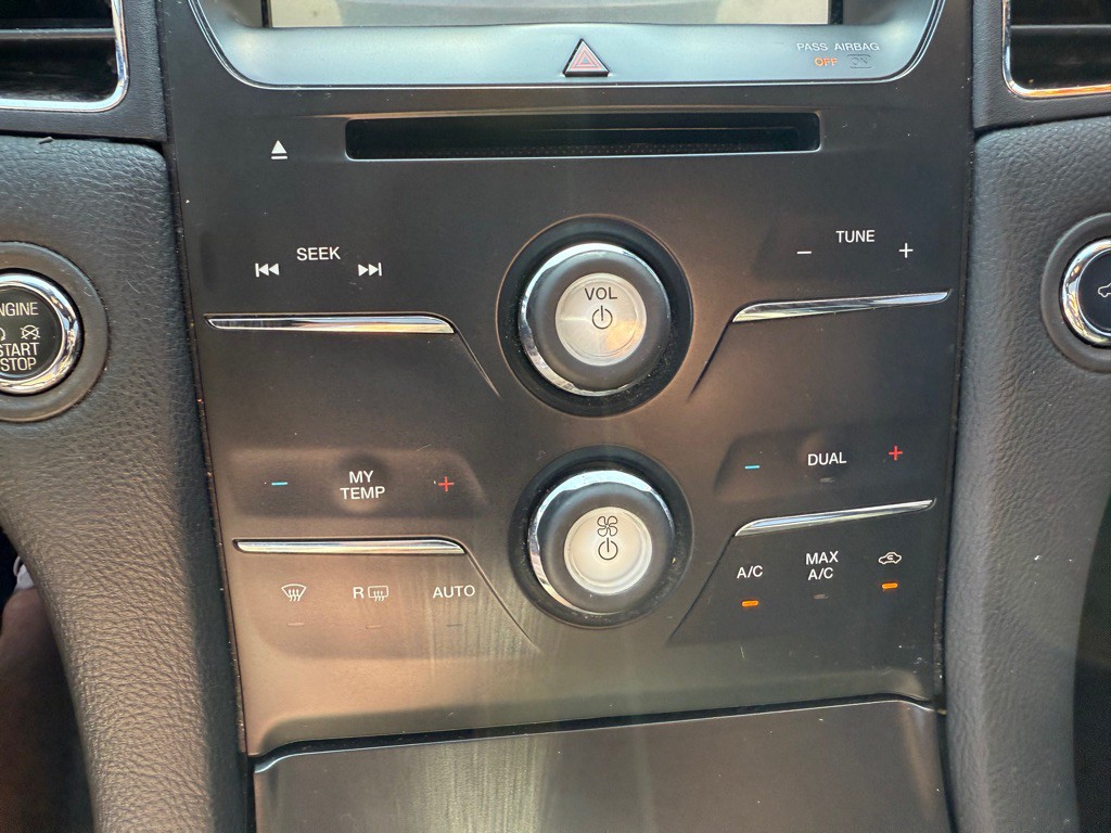 2018 Ford Taurus Image 16