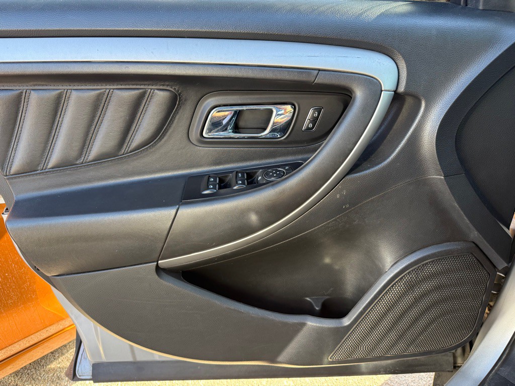 2018 Ford Taurus Image 20