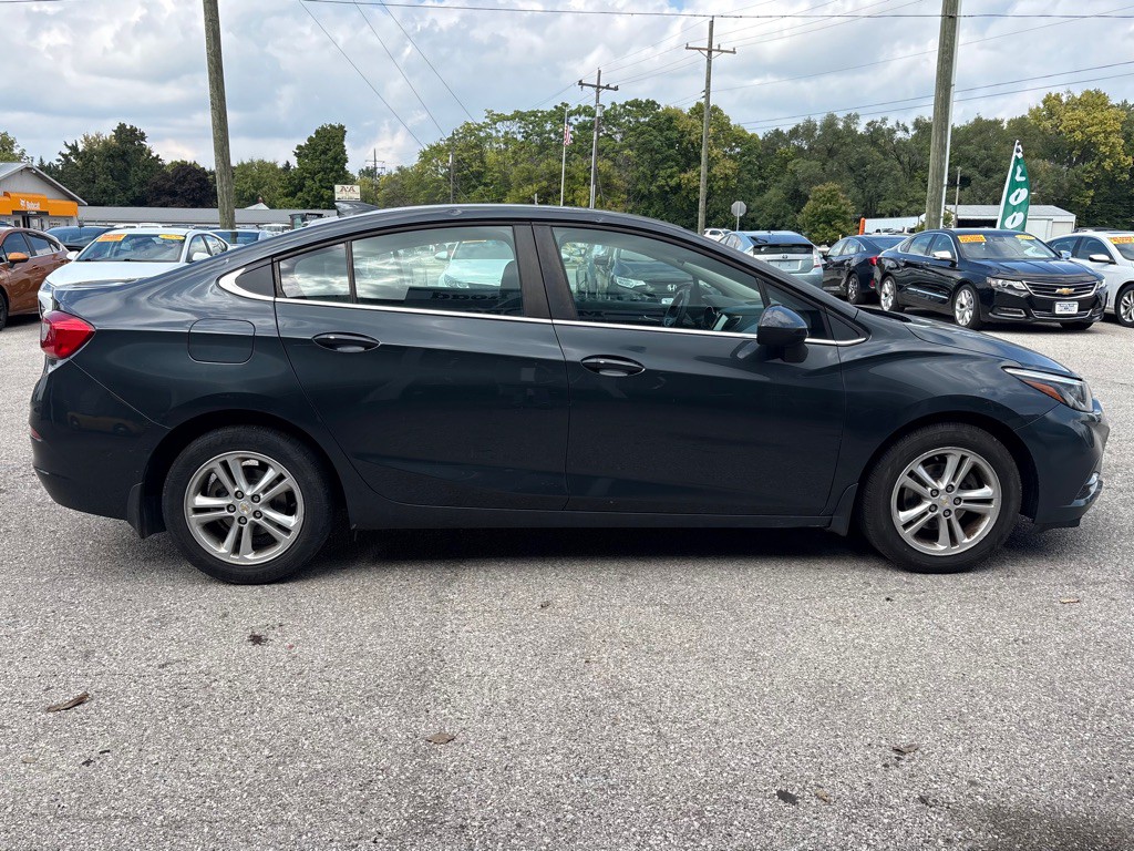 2018 Chevrolet Cruze Image 5