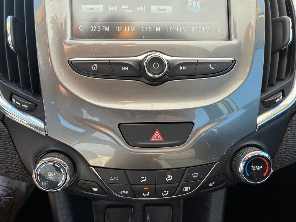 2018 Chevrolet Cruze Image 12