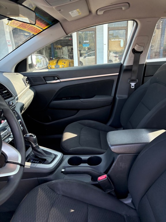 2020 Hyundai Elantra Image 9