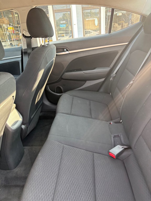 2020 Hyundai Elantra Image 11
