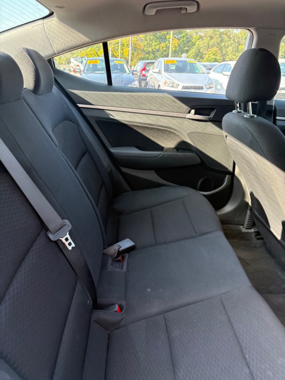 2020 Hyundai Elantra Image 12