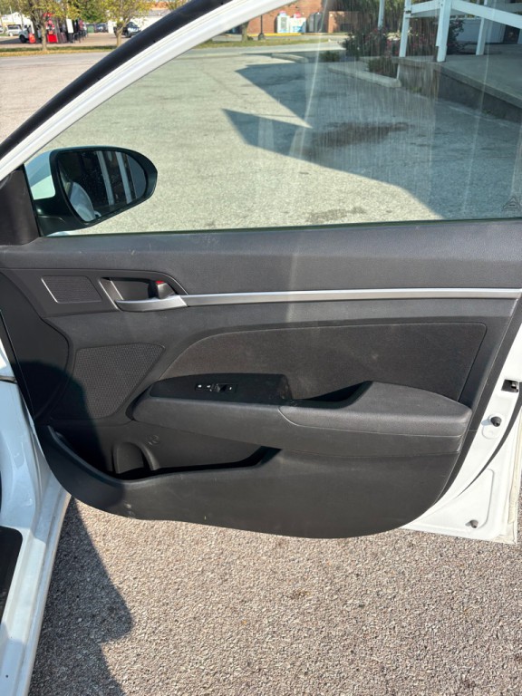 2020 Hyundai Elantra Image 13