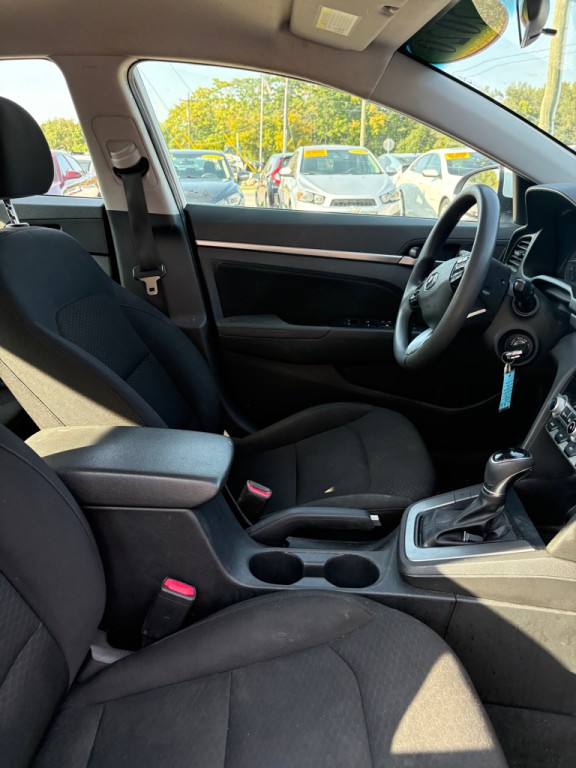 2020 Hyundai Elantra Image 14