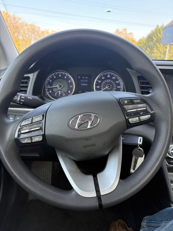 2020 Hyundai Elantra Image 16