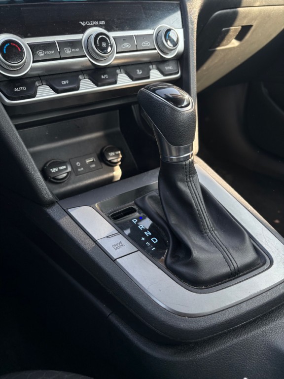 2020 Hyundai Elantra Image 18