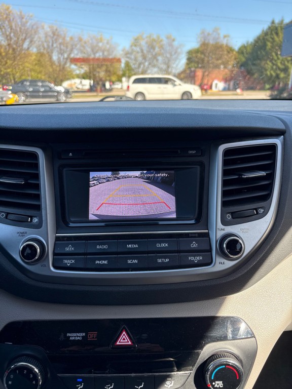 2017 Hyundai Tucson Image 17