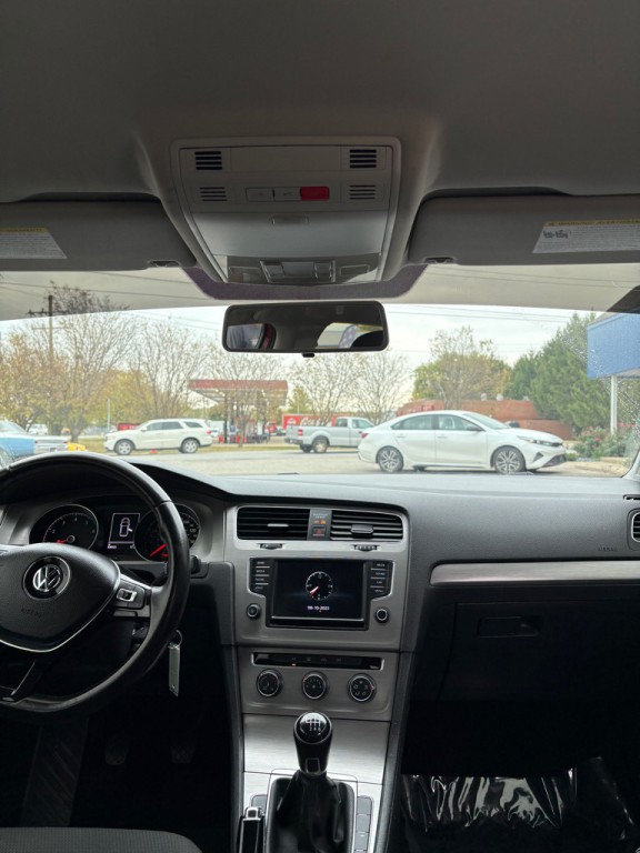 2017 Volkswagen Golf Image 13