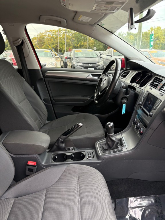 2017 Volkswagen Golf Image 14
