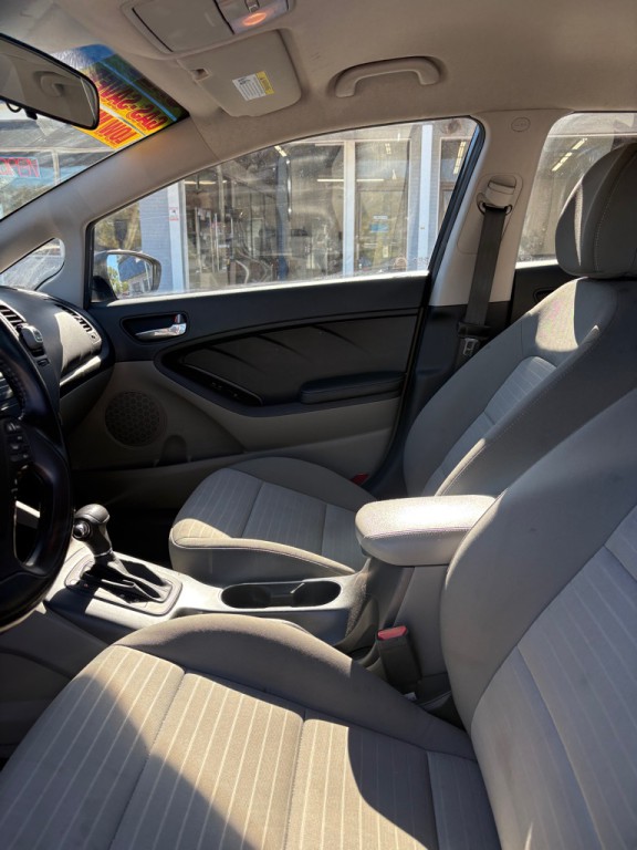 2015 Kia Forte Image 9