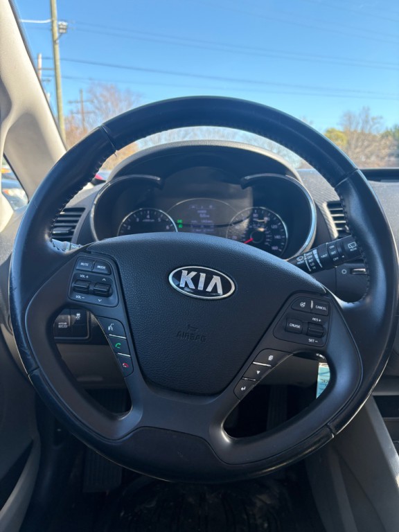 2015 Kia Forte Image 17