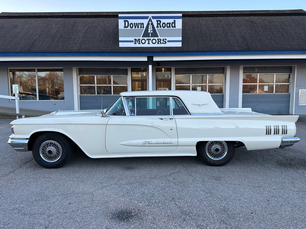 1960 Ford Thunderbird Image 2