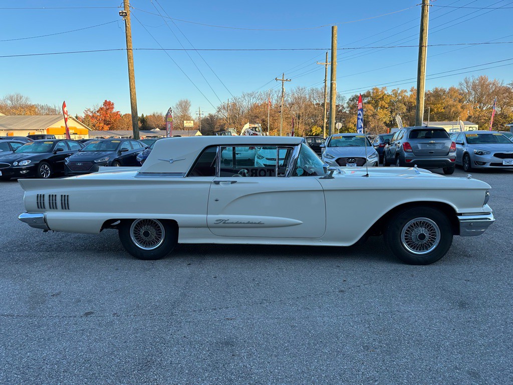 1960 Ford Thunderbird Image 5