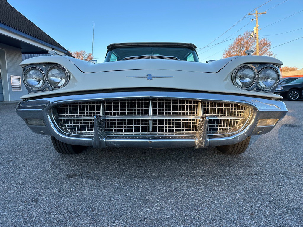 1960 Ford Thunderbird Image 10