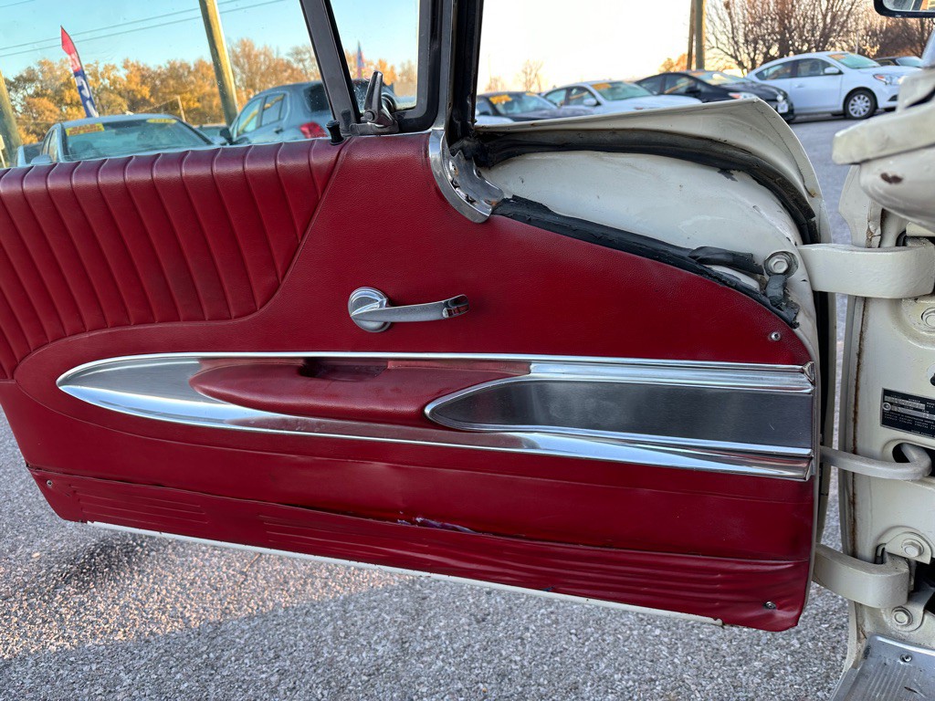 1960 Ford Thunderbird Image 17